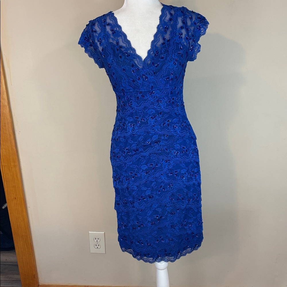Marina Cobalt Blue Lace and Sequined V Neck Dress Size 6 - Picture 16 of 16